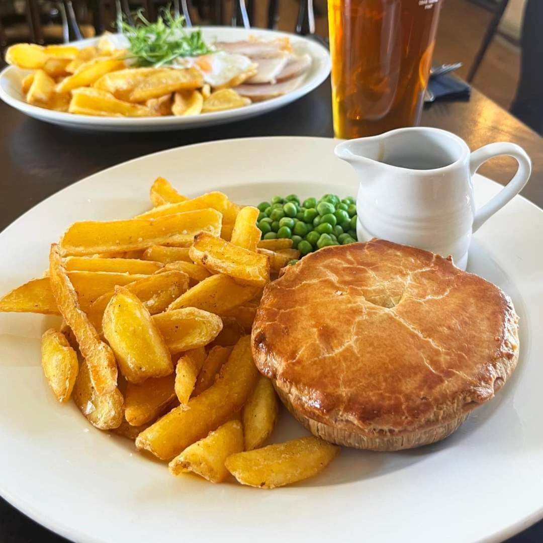 The Crown, Smallburgh Eksteriør billede